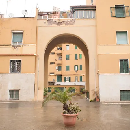 Roma's Veturia Apartment